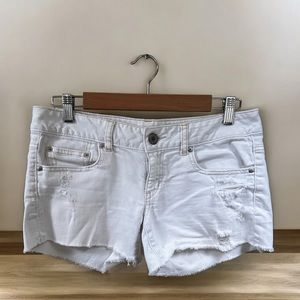 American Eagle Stretch Mid Rise White Shorts- Size 6